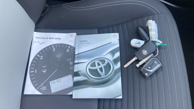 Toyota Yaris 1.5 VVT-i Icon Tech 5dr Petrol Hatchback